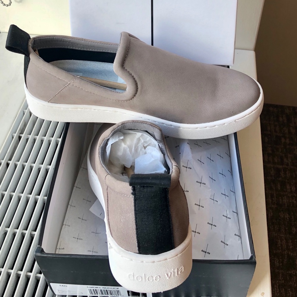 Dolce Vita Women’s Tag Sneaker